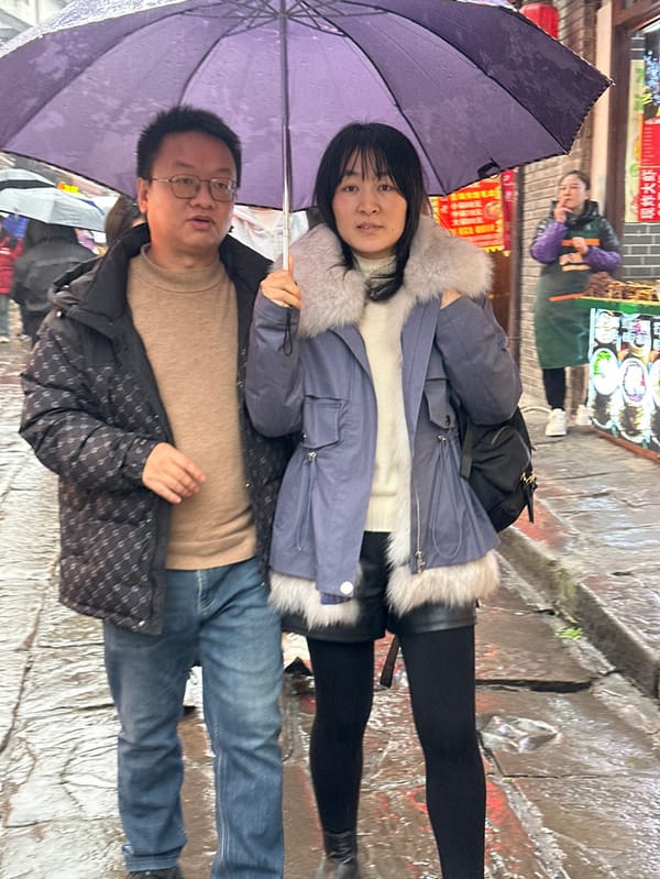 Rainy morning street life documented across Shapingba District, Chongqing