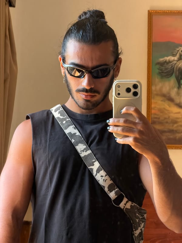 Mirror selfie session in a North Kuta room, Bali.