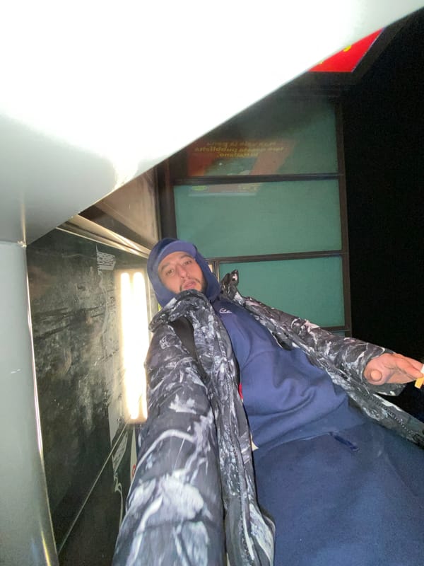 Man spotted smoking at transit stop in Bischheim