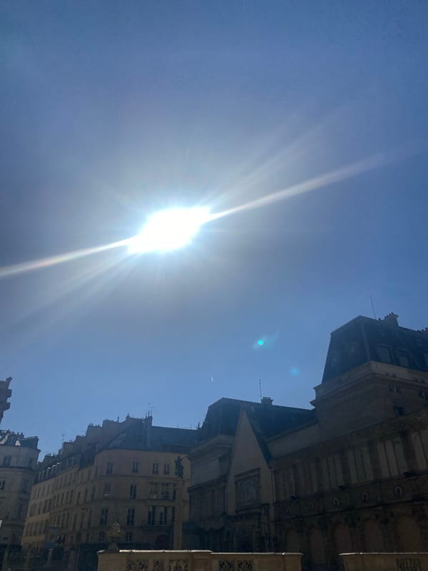 Morning scenes captured across Paris locations during six-minute span