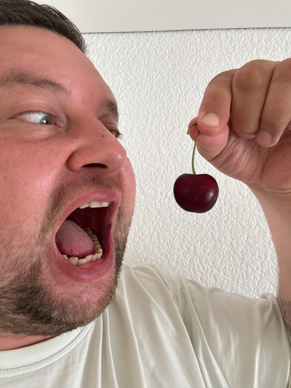Man's sour fruit-eating sequence captured in Spanish coastal town