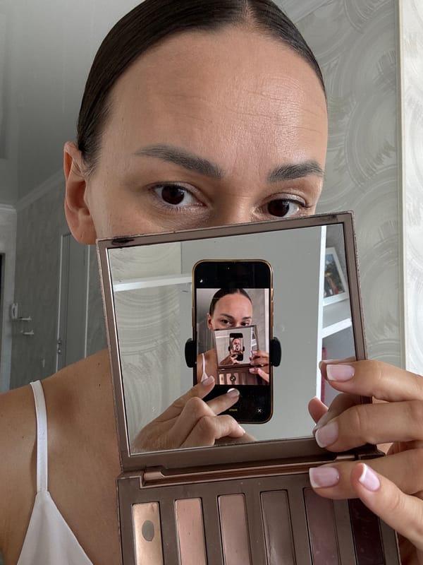 Morning GRWM routine filmed in a Sochi hotel room