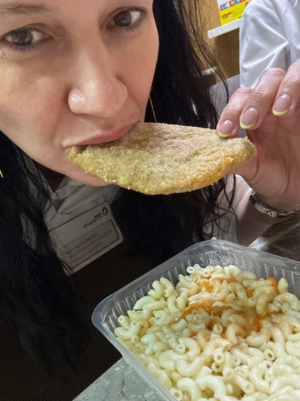 Morning desk snacks and daily life documented in Chaikovsky