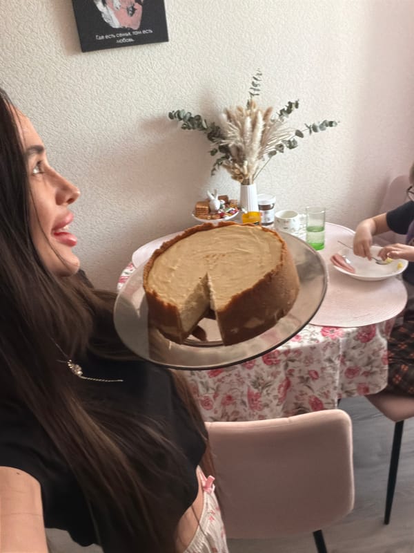 Sunday morning domestic life documented across Saint Petersburg apartments