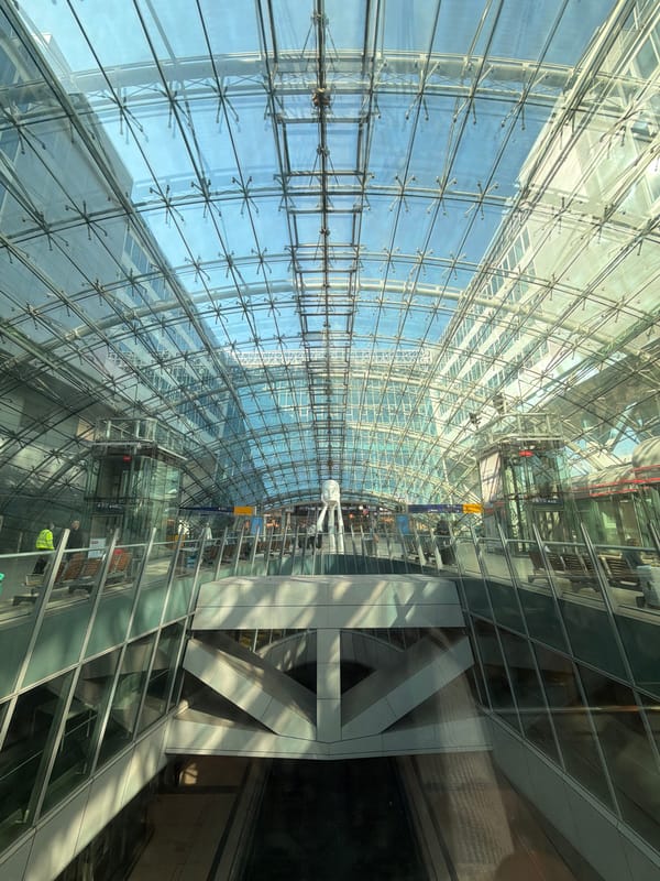 Frankfurt Airport Squaire interior architecture documented by witnesses