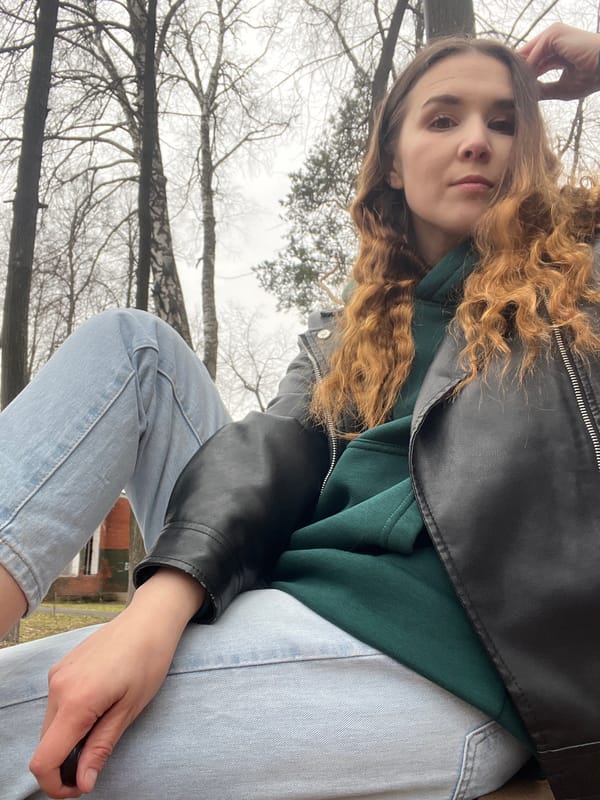 Woman documented during morning park visit in Votkinsk