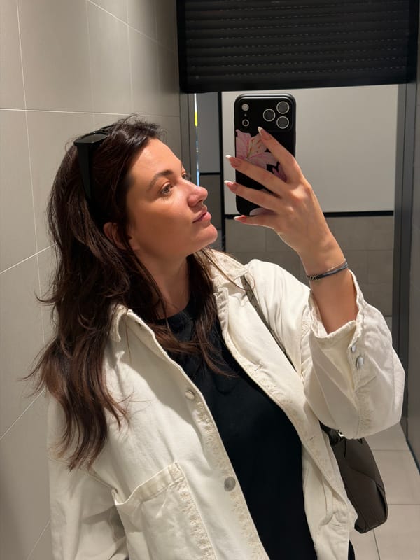 Woman takes selfie indoors in Belgrade