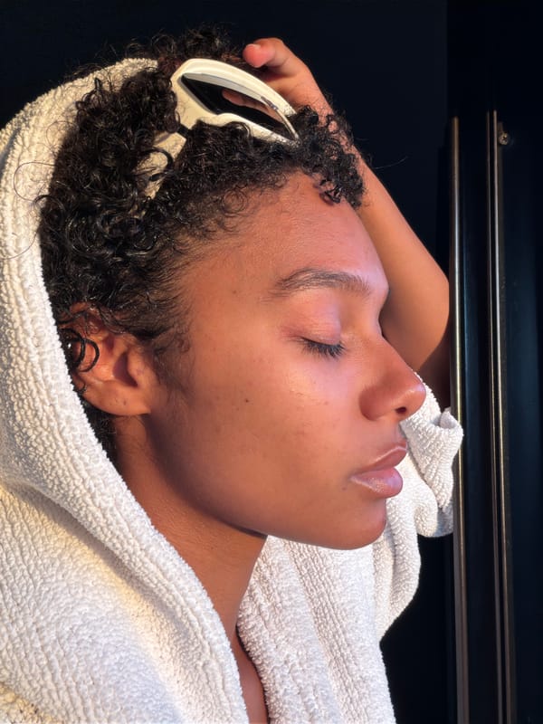 Bathrobe and golden light, unwinding in Champs-sur-Marne