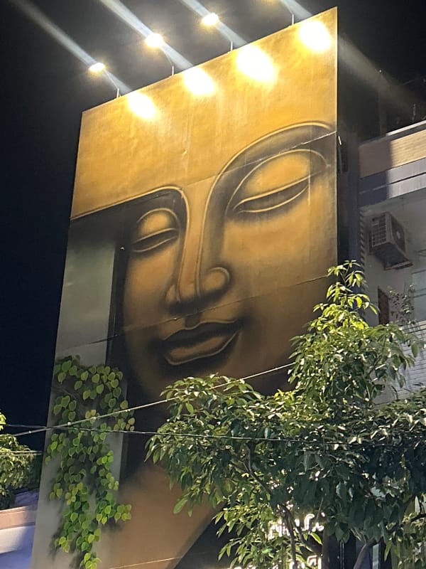 Casual street scenes and snack displays documented in Nha Trang