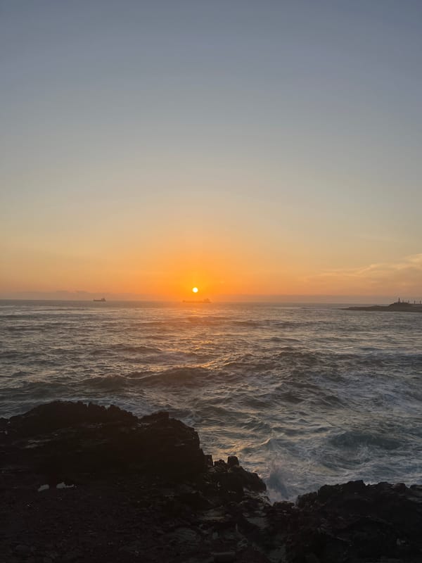 Pacific sunset observed in Arica, Chile