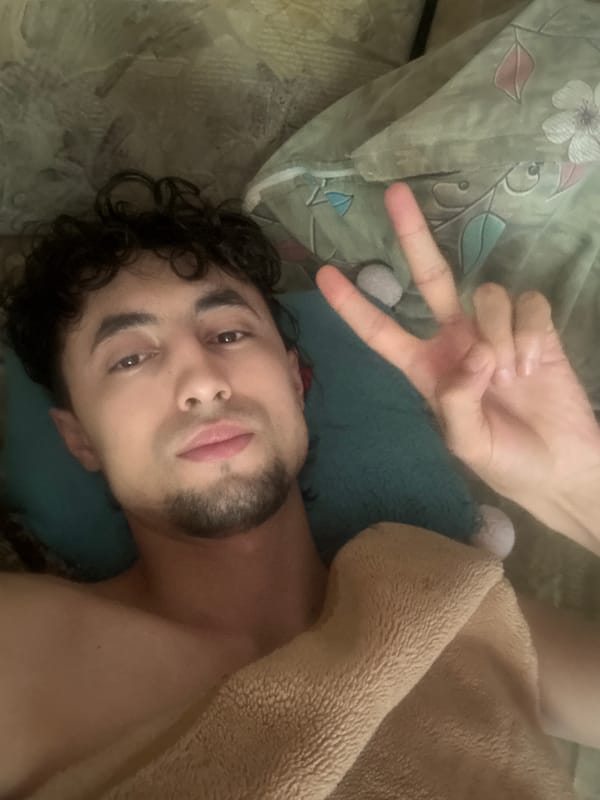 Lazy morning at home with kittens, selfies, and snacks