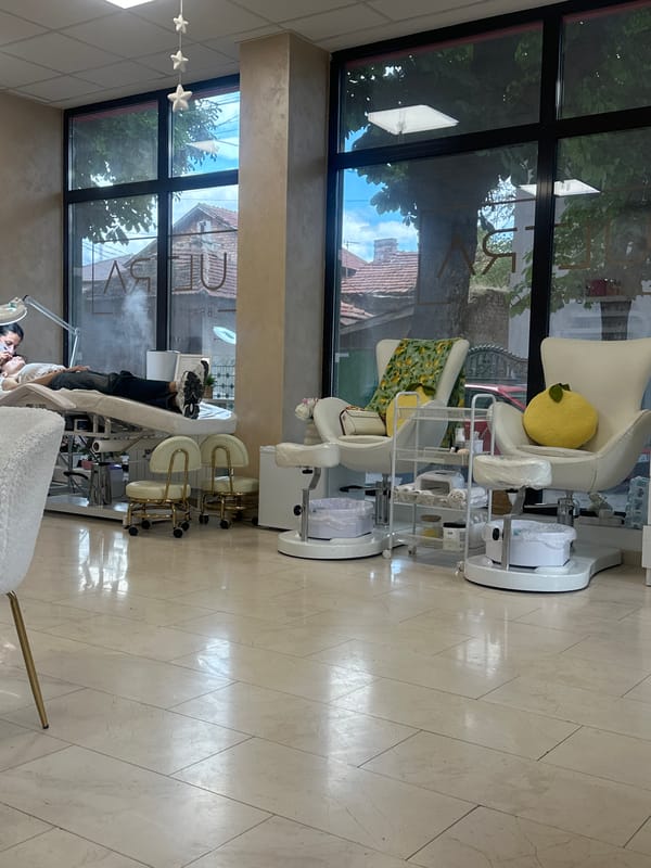 Beauty salon facial treatment session documented by witness