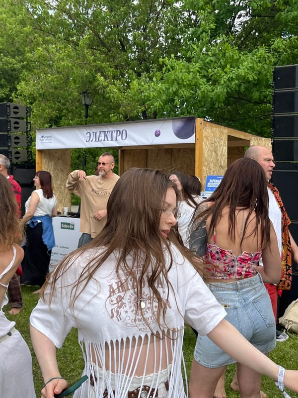 Moscow hosts outdoor meditation festival with music and wellness vendors