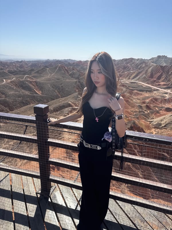 Tourist captures colorful Danxia mountain views at Zhangye park