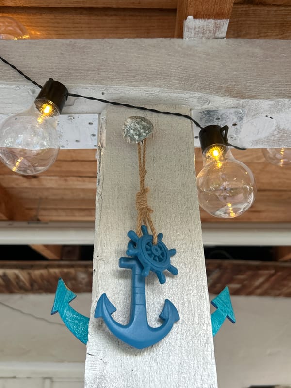Nautical-themed garden details at a Salmanovo backyard