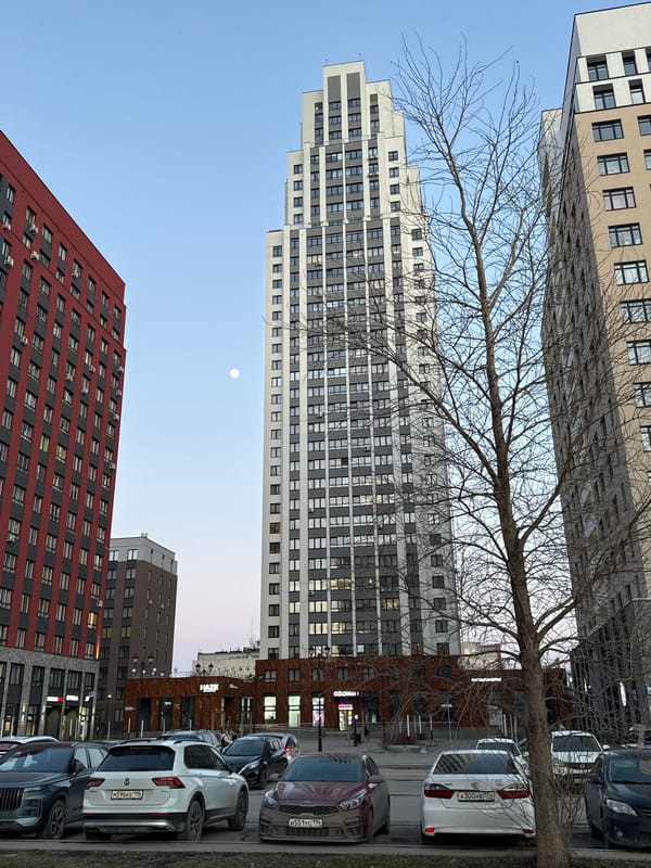 Car tire repair and maintenance documented in Yekaterinburg