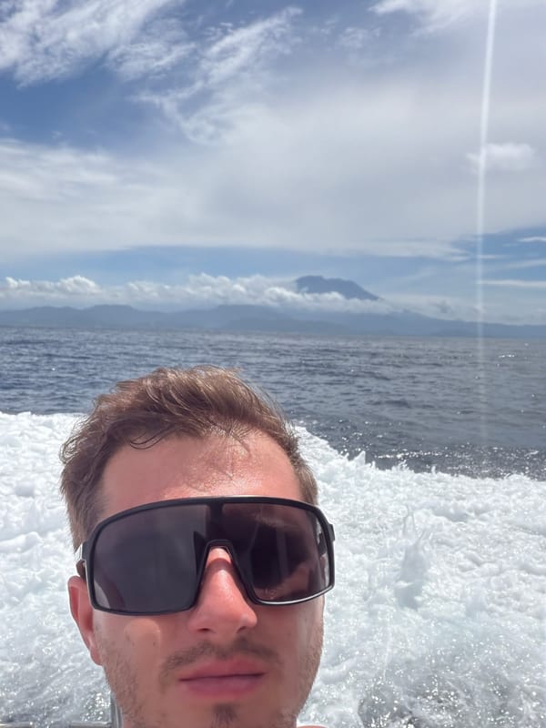 Tourist takes boat selfie off Nusa Penida coast