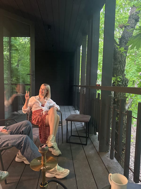 Afternoon gathering documented in wooded area of Усть-Курдюм, Russia