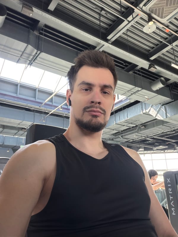 Morning gym workout documented in Krasnoyarsk, Russia