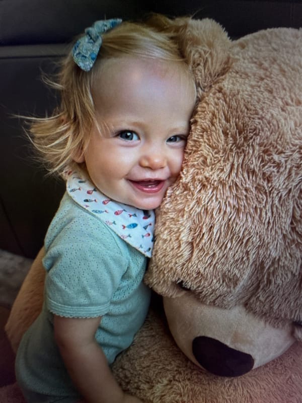 Blonde family portraits and casual moments documented over 90 minutes