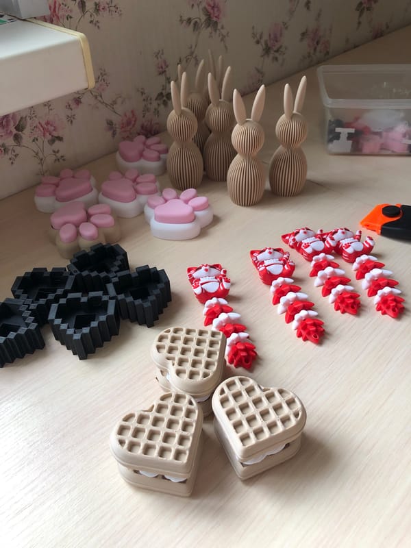 Family moments and 3D printing documented in Noviy, Russia