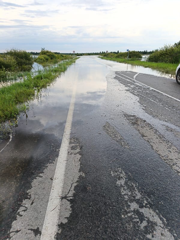 Flood conditions hit Irbit roads and surrounding landscape