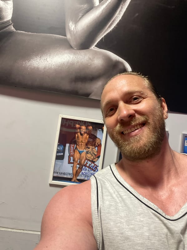 Gym session and street moment in Saint Petersburg