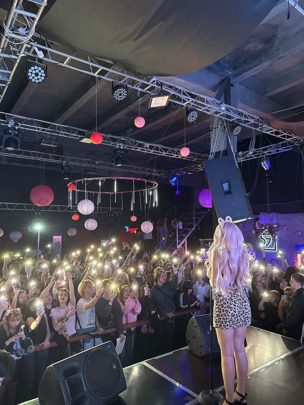 Concert performer draws enthusiastic crowd in Abakan, Russia