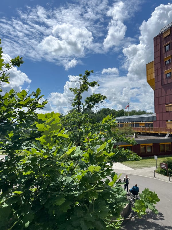 Campus scenes documented in sunny Gummersbach morning