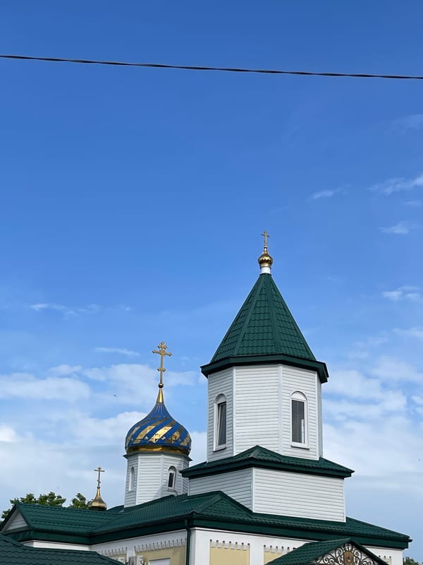 Witness documents churches, memorial, nature during Donskoye, Russia walkabout