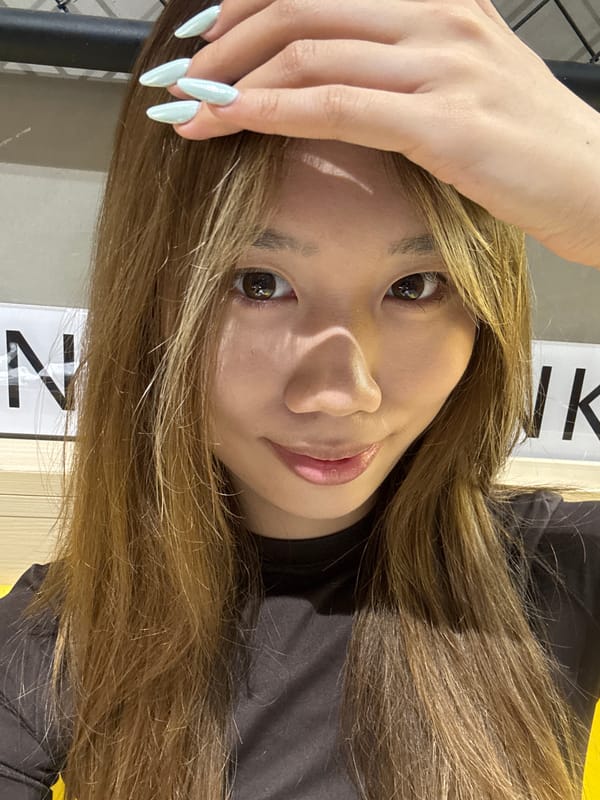 Woman takes early morning selfies in Yuzhong District