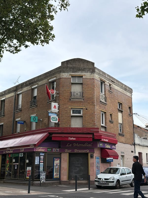Street-level architecture tour through Maisons-Alfort and Créteil