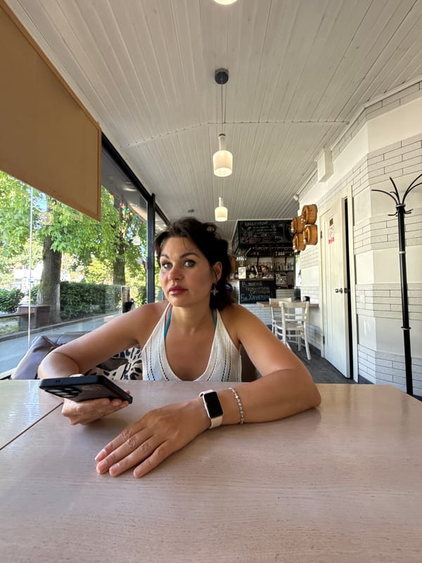 Drinks and selfies at a Sochi cafe on a summer afternoon