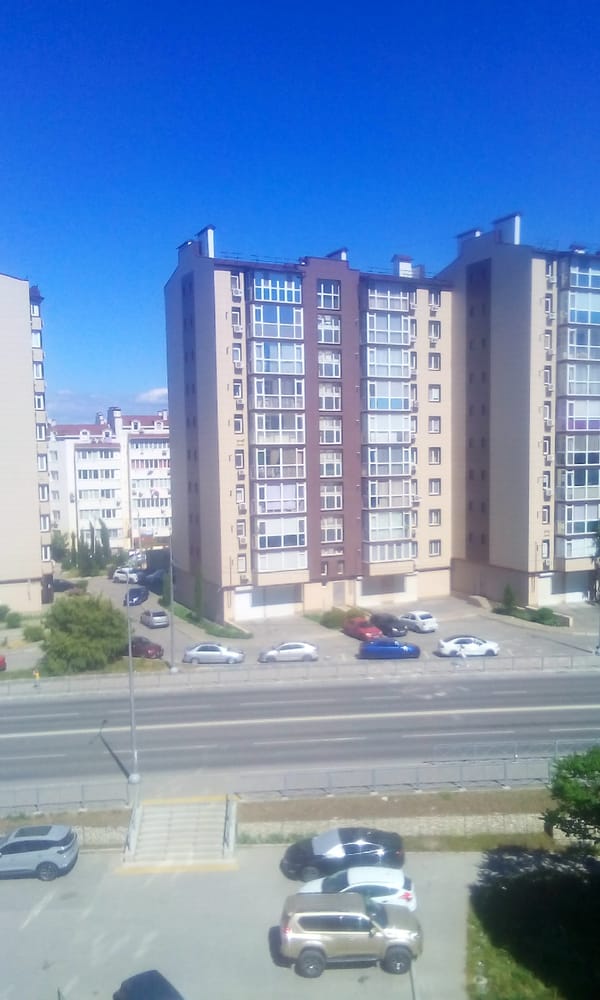 Afternoon portraits and casual dining in Sevastopol