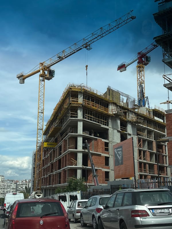 Construction continues on high-rise building in Vozdovac, Serbia