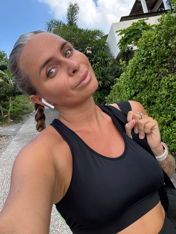 Selfies and a motorcycle ride on Ko Samui
