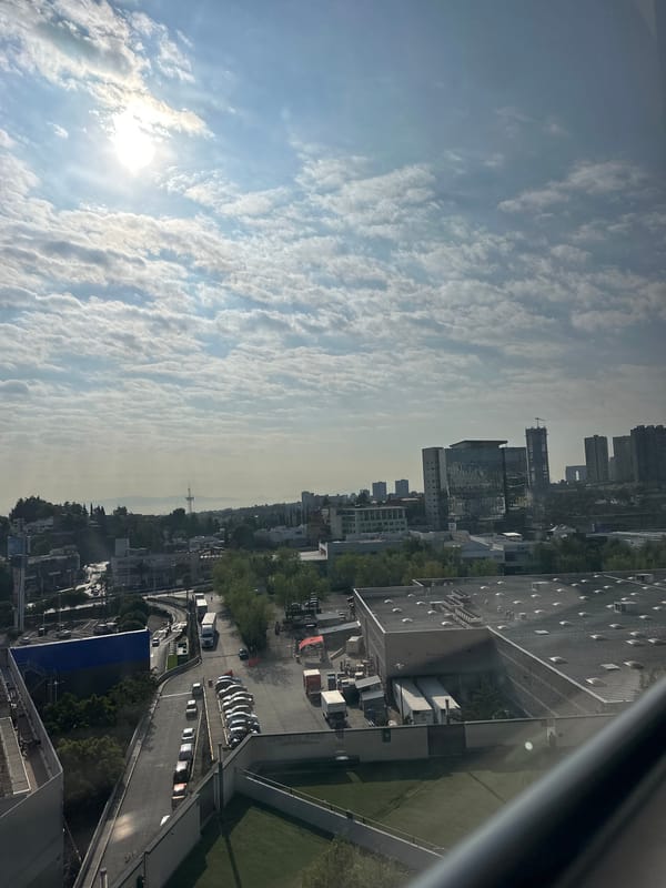 Afternoon apartment moments captured in Huixquilucan high-rise