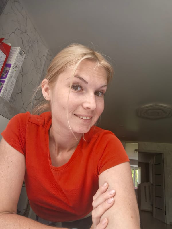 Selfies and dried botanicals from a quiet Sterlitamak afternoon