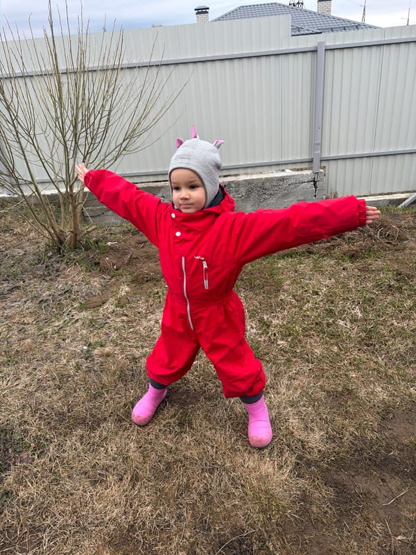 Family Sunday: Car washing and child's play in Chaikovsky