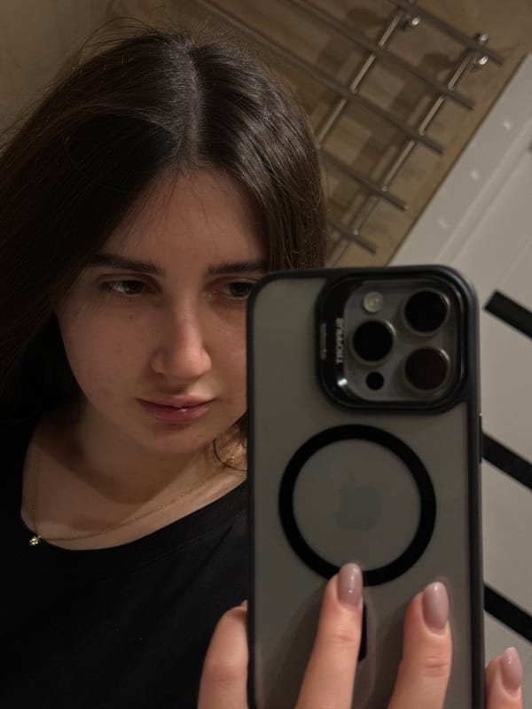 Mirror selfies and everyday indoor moments in Vinnytsia