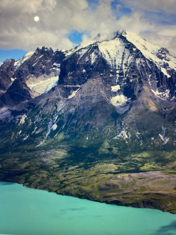 Mexico City witness views mountain lake image from elsewhere