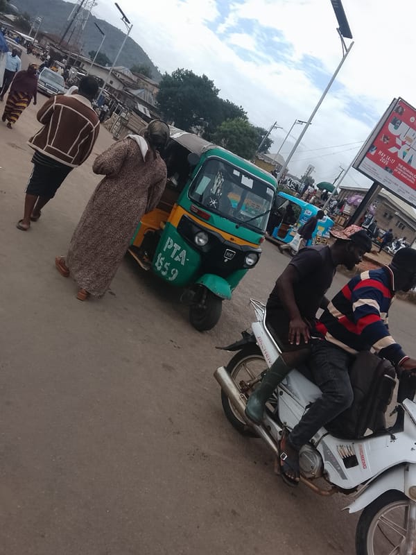 Morning street life documented in Gwong, Nigeria