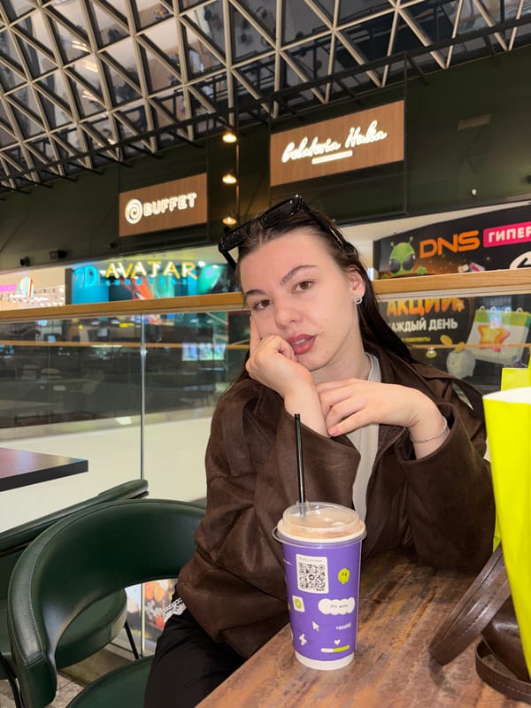 Woman photographed at Perm shopping mall food court