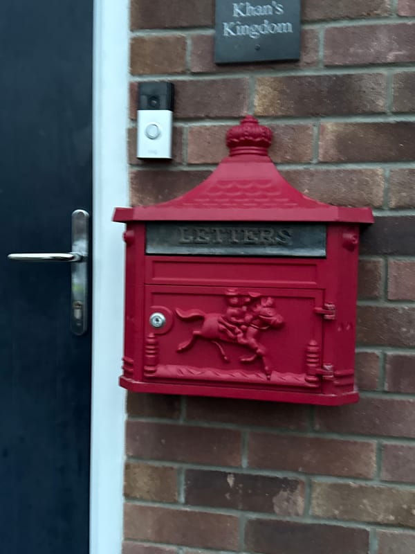 Quiet afternoon life documented across Great Yarmouth neighborhoods