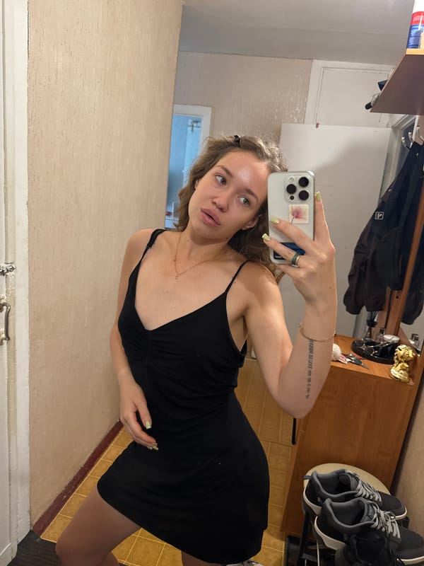 Getting ready at home in Chaikovsky, peonies and mirror selfies