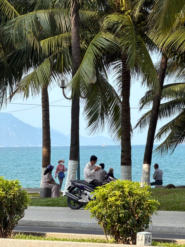 Morning coastal scenes captured in Nha Trang Ward