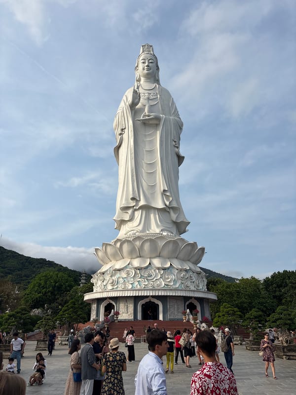 Tourists visit Linh Ứng Pagoda complex in Đà Nẵng