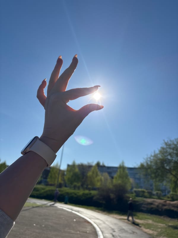 Spring morning captured in Chaikovsky: flowers, selfies, outdoor activities