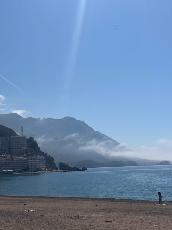 Clear skies and aircraft contrail observed over Rafailovići coast