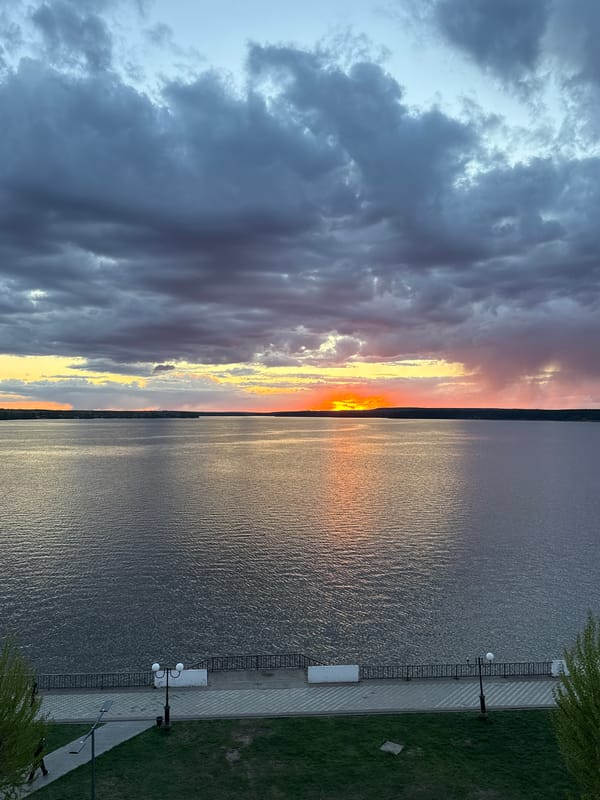 Dramatic sunset observed over Votkinsk Reservoir, Russia